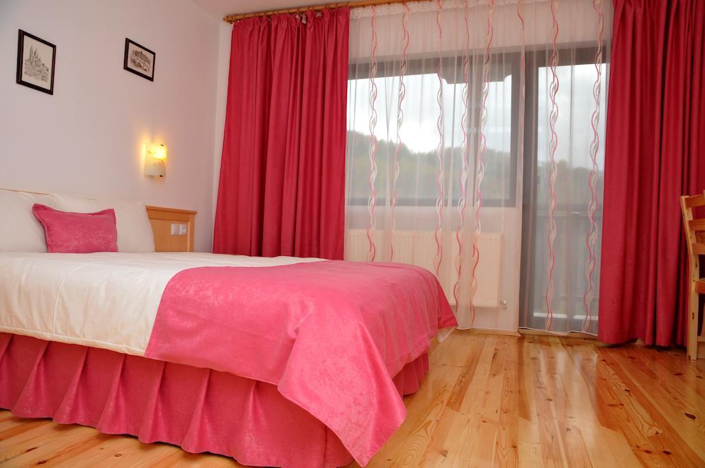 Family Hotel And Restaurant Plamena Oresak Szoba fotó