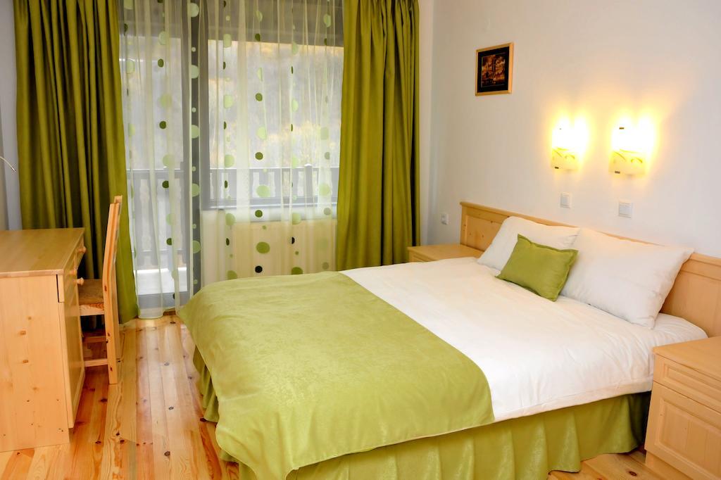 Family Hotel And Restaurant Plamena Oresak Szoba fotó