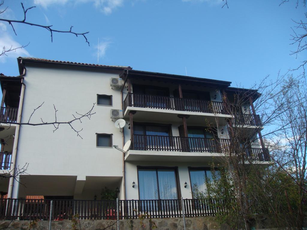 Family Hotel And Restaurant Plamena Oresak Kültér fotó