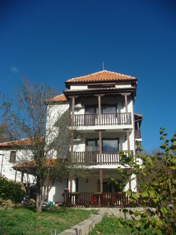 Family Hotel And Restaurant Plamena Oresak Kültér fotó