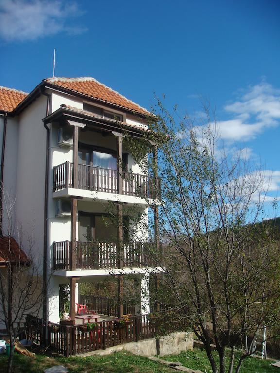 Family Hotel And Restaurant Plamena Oresak Kültér fotó