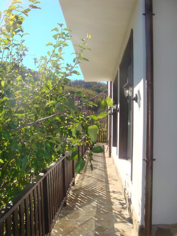 Family Hotel And Restaurant Plamena Oresak Kültér fotó